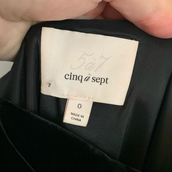 Cinq a Sept Ryder Velvet Mini Dress 0 Black NEW - Picture 4 of 5